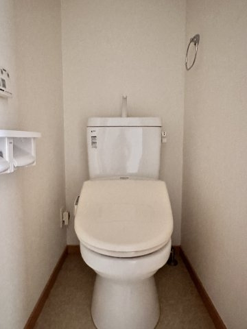 川崎市多摩区三田４丁目のアパートのトイレ|別部屋参考写真