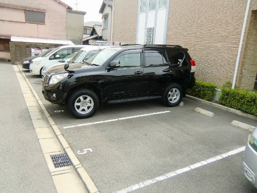グランデ花水木の駐車場