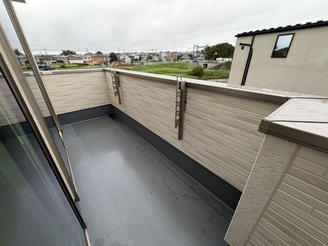 所沢市下安松新築2棟のバルコニー