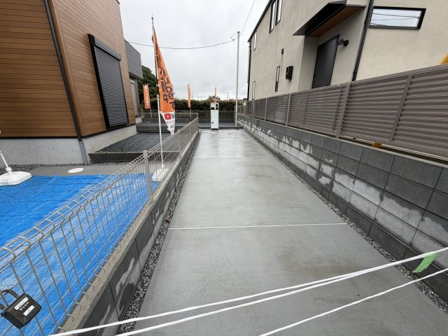 所沢市下安松新築2棟の駐車場
