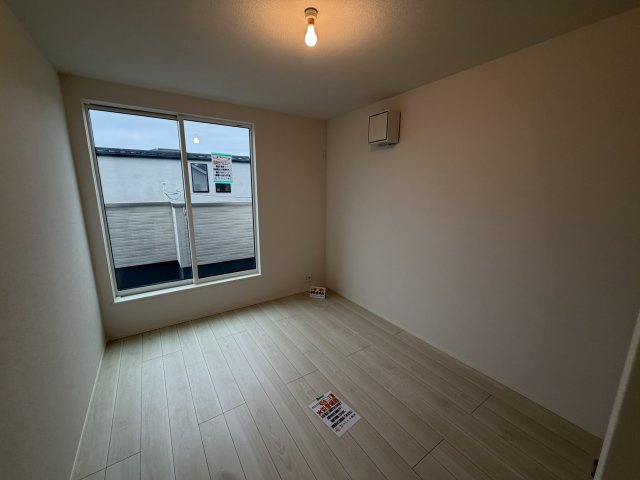 所沢市下安松新築2棟の洋室