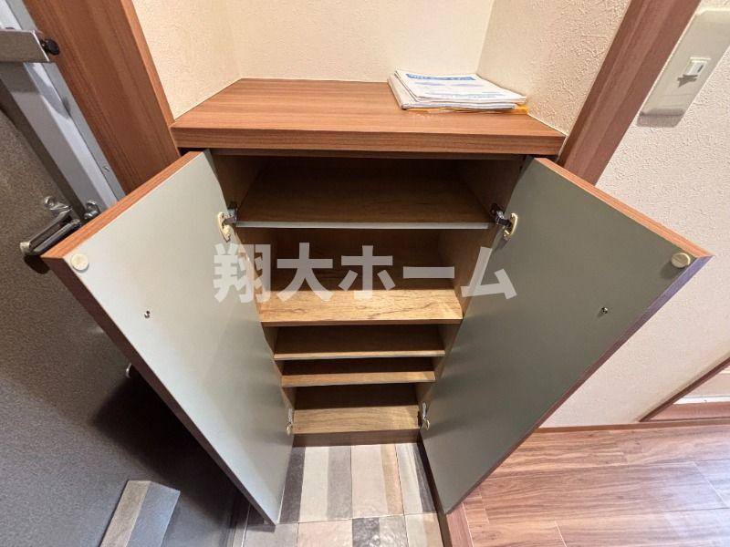 リアライズ鐘ヶ淵の玄関