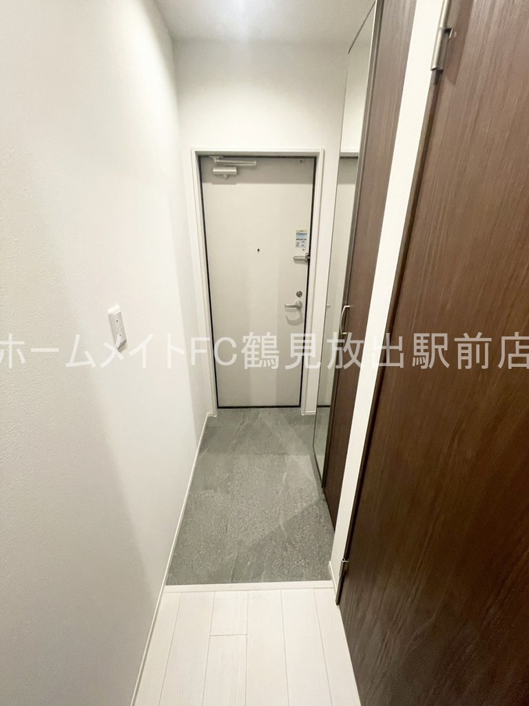大阪市城東区諏訪１丁目のアパートの玄関