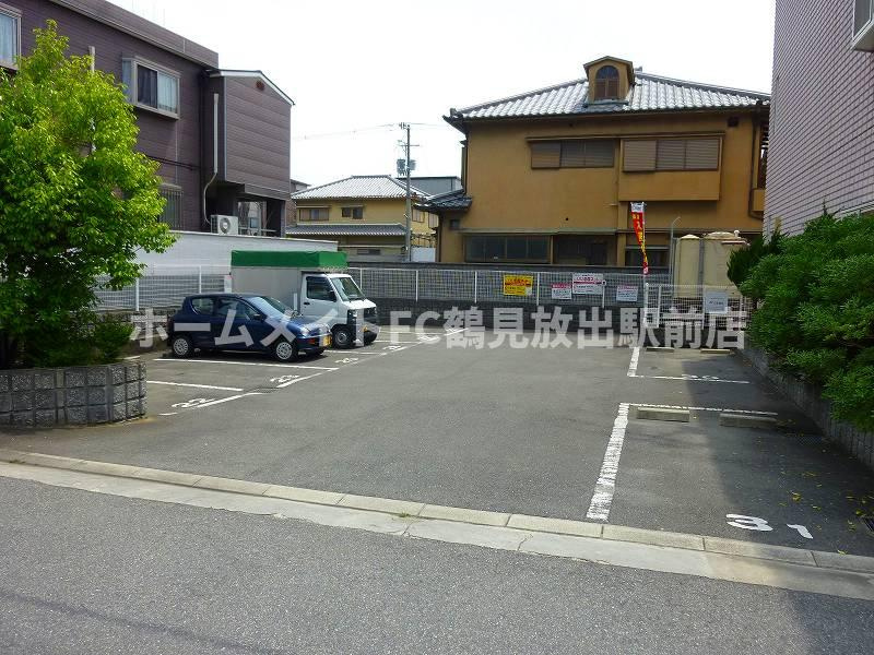 東大阪市森河内東２丁目の賃貸マンションの駐車場