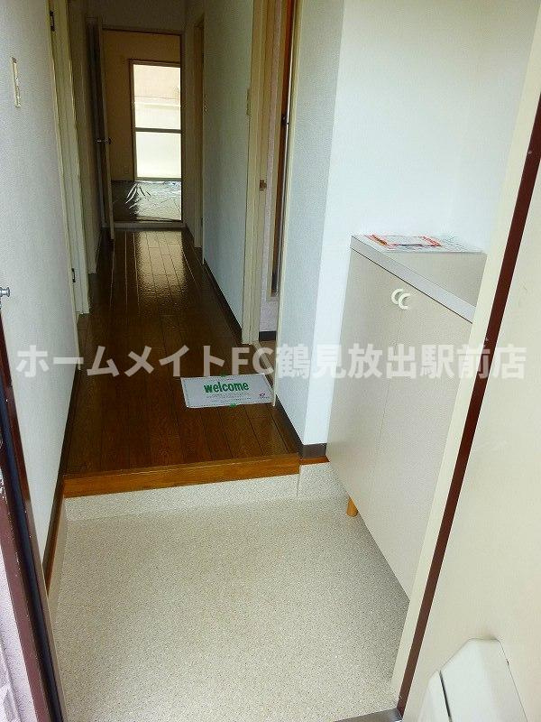 東大阪市森河内東２丁目の賃貸マンションの玄関