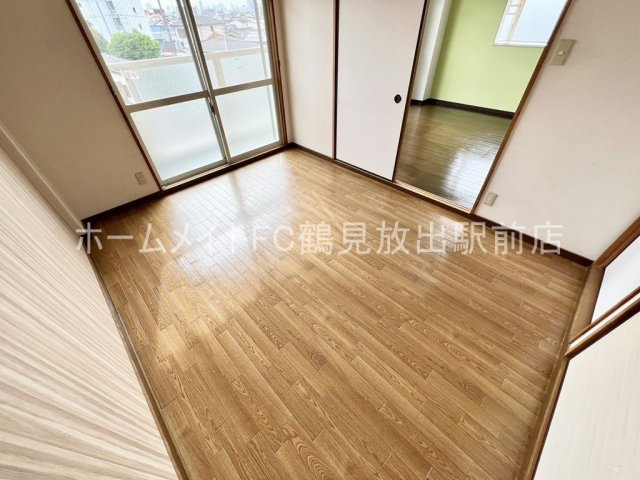 東大阪市森河内東２丁目の賃貸マンションの洋室