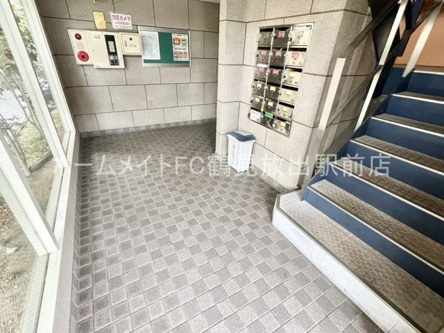 東大阪市森河内東２丁目の賃貸マンションのロビー
