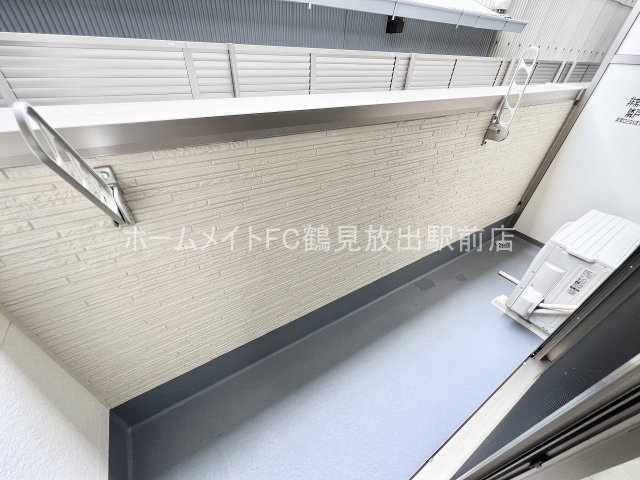 大阪市城東区中浜３丁目のアパートのバルコニー