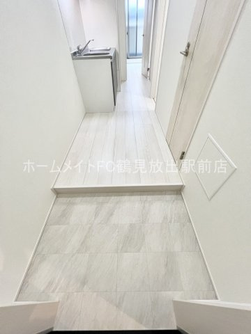 大阪市城東区中浜３丁目のアパートの玄関