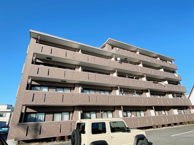 ルミエールの駐車場