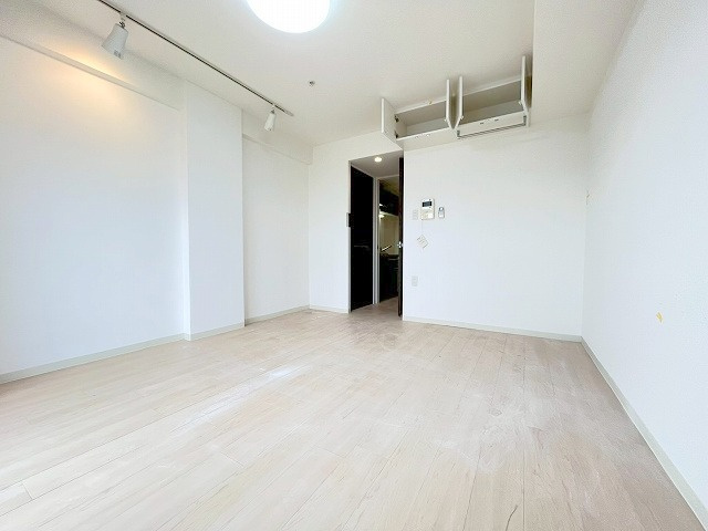 セレニテ新大阪弐番館の居間・リビング