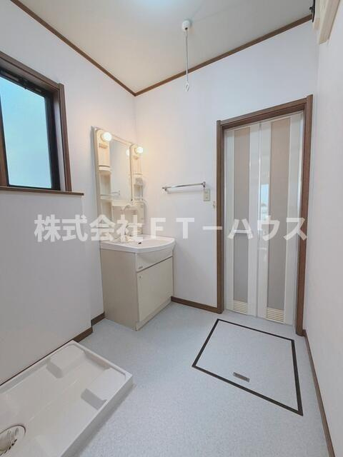 三上貸家　Ｂ棟の独立洗面台