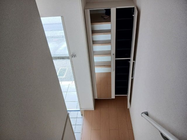 プリムローズ　Ｍの玄関