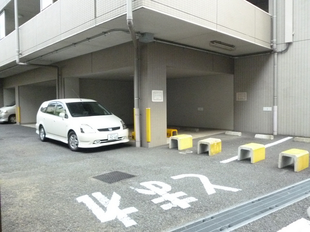 【駐車場】