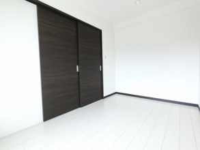 【洋室】 | WEST COURT SOGA