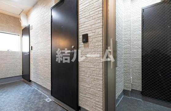 豊島区長崎１丁目のアパートのエントランス