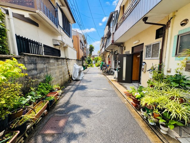 川島東代町