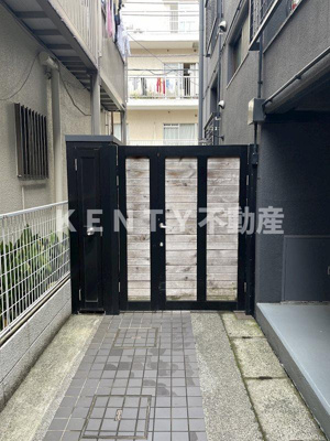【エントランス】 | リベラルⅡ | 建物の内部です