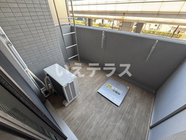セレニテ神戸元町プリエのバルコニー