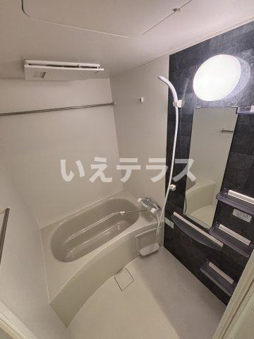セレニテ神戸元町プリエの浴室