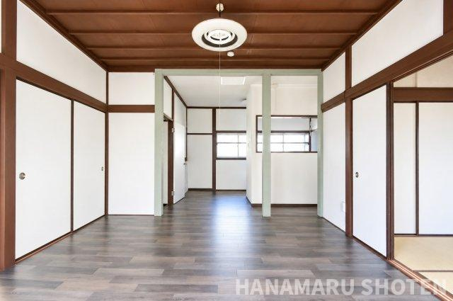 生実町戸建の居間・リビング|物件、駅でお待ち合わせのご案内も歓迎！