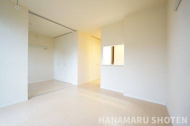 スペランツァ壱番館の居間・リビング|物件、駅でお待ち合わせでのご案内歓迎！
