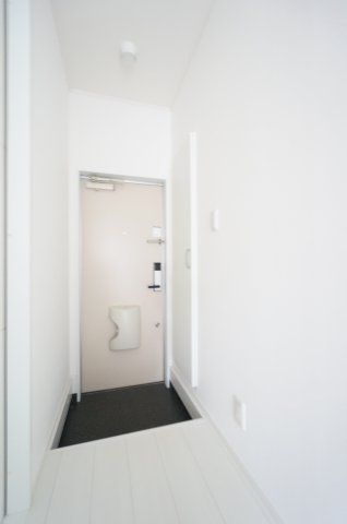クレールの玄関|ご見学・ご契約時の送迎可能！
※すべて反転タイプのお写真です