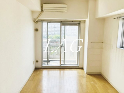 【居間・リビング】 | グリーンプラザ東あずま | 洋室のお部屋です。