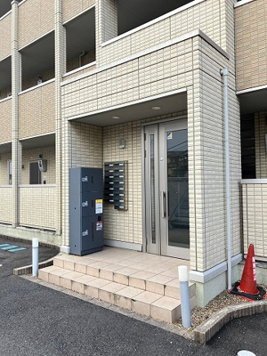 【エントランス】 | ウィステリア