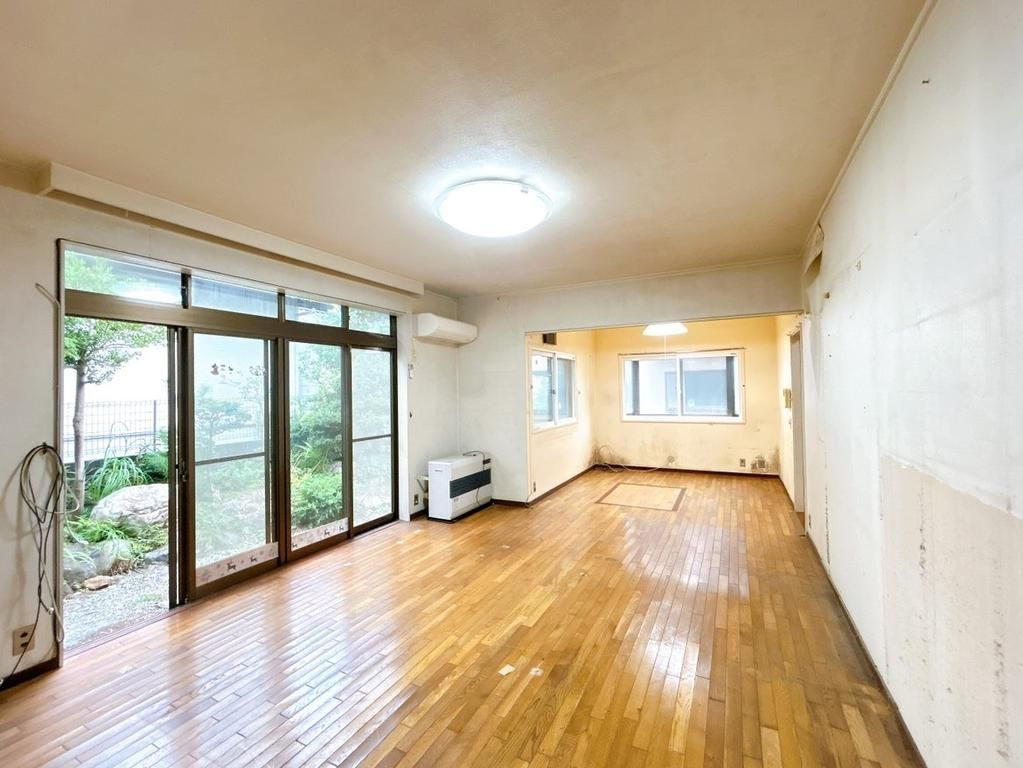 日高市武蔵台１丁目　中古戸建の居間・リビング