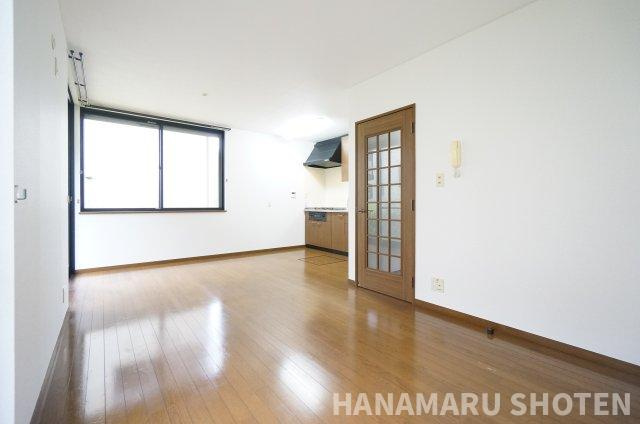 レジデンスヤマダの居間・リビング|お電話でのご予約がスムーズです！