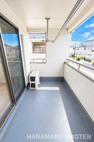 四街道市小名木戸建のバルコニー|物件、駅でお待ち合わせでのご案内歓迎！お電話でのご予約がスムーズです！