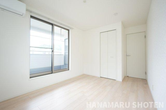 四街道市小名木戸建の洋室|物件、駅でお待ち合わせでのご案内歓迎！お電話でのご予約がスムーズです！