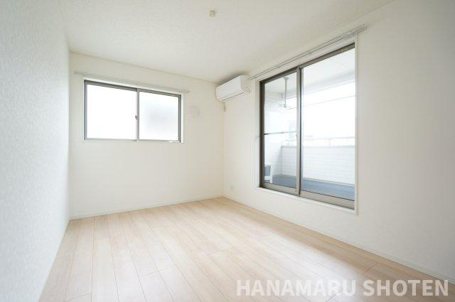 四街道市小名木戸建の洋室|物件、駅でお待ち合わせでのご案内歓迎！お電話でのご予約がスムーズです！