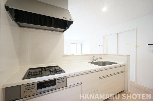 四街道市小名木戸建のキッチン|物件、駅でお待ち合わせでのご案内歓迎！お電話でのご予約がスムーズです！