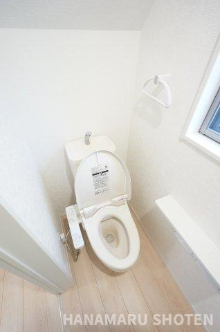 四街道市小名木戸建のトイレ|物件、駅でお待ち合わせでのご案内歓迎！お電話でのご予約がスムーズです！