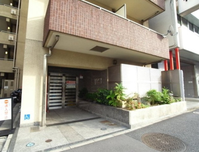 【エントランス】 | プレール・ドゥーク新宿御苑