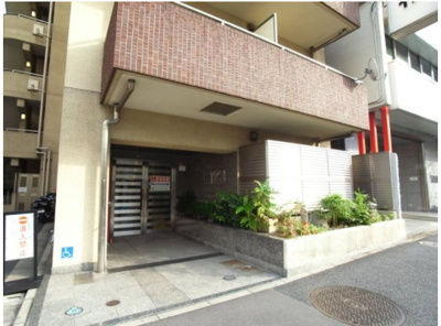 【エントランス】 | プレール・ドゥーク新宿御苑