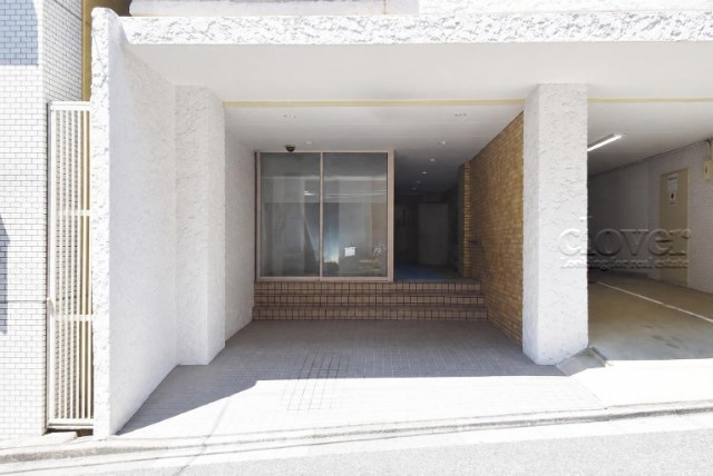 【エントランス】 | 東高ペアシティ | マンションの正面エントランス。出入りする人間を癒してくれるマンション入り口であり、その建物の「顔」でもあります。～即日のご見学可能～　お問合せはお気軽にどうぞ。
