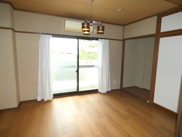 セレンティアの洋室|洋室6帖　エアコン付き
