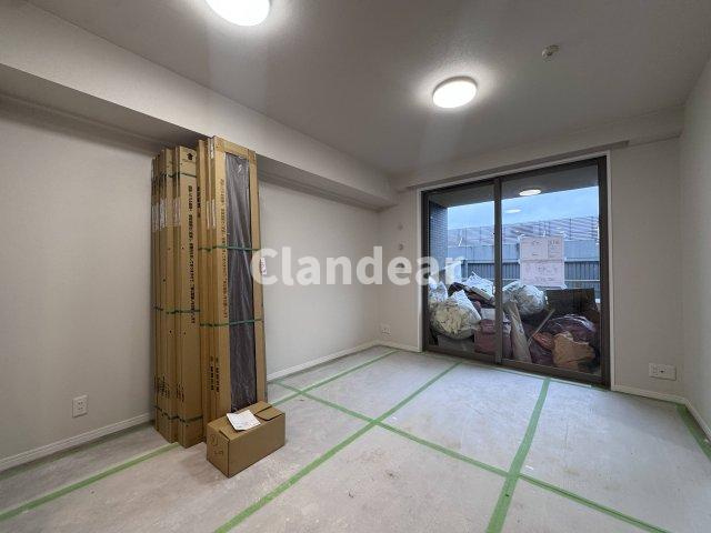 ロイヤルプラザ松戸トリビュートの洋室|ドキドキの新生活も、安心してスタート。ぴったりの住まいを見つけませんか？クランディアが一緒に住まい選びをサポートします‼　まずは、お気軽にお問合せください　＃クランディア