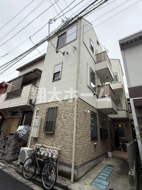 シャンテクラシコ南千住のエントランス
