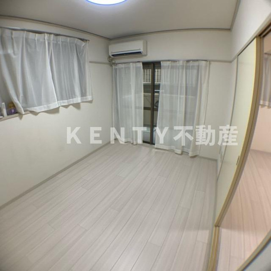 【居間・リビング】 | スカイハイツ | こちらの居間で趣味の時間をお楽しみください
