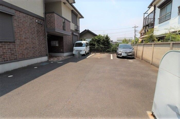 ブールジオン　Ｂの駐車場