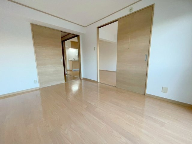 三恵上新庄ハイツの洋室