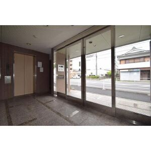 サン・アペックス新守山のエントランス