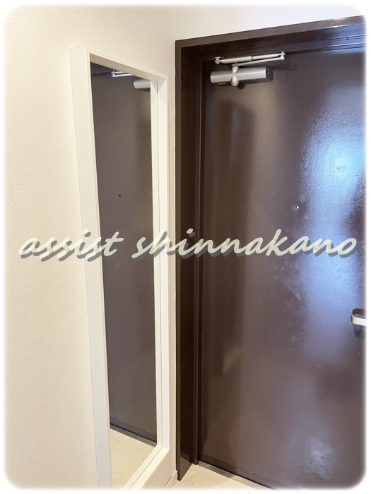 カーサ中野中央の玄関