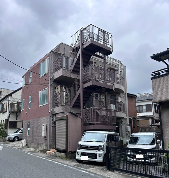 横須賀市上町1丁目　一棟マンションの外観