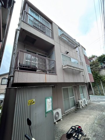 横須賀市上町1丁目　一棟マンションの外観