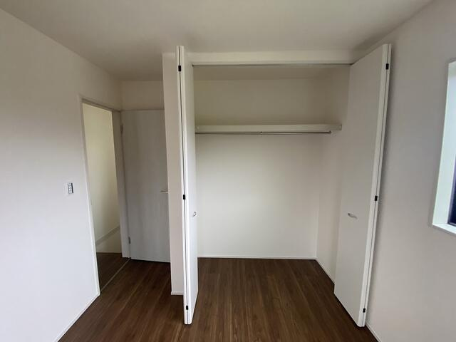 駿東郡小山町菅沼の新築一戸建の収納|２階北側洋室６帖　クローゼット収納